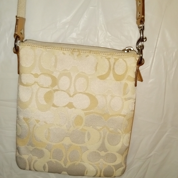 LIKE NEW Coach Beige Cream Tan Hampton's Signature Crossbody Bag Y2K - Picture 5 of 15